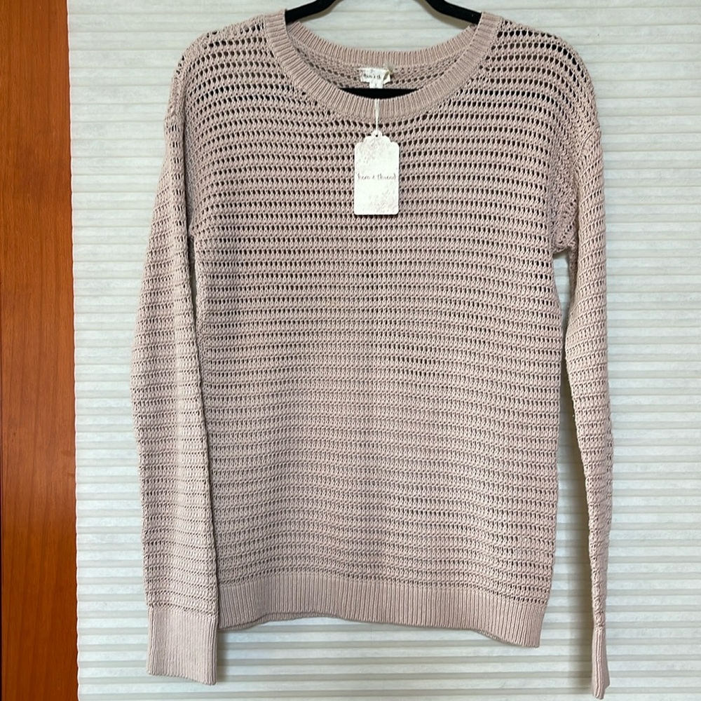 NWT Hem & Thread taupe cable gauge long sleeve sweater size small P2P 17 inches